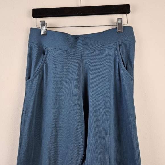 Addison Meadows Pajama Set Size Small/Medium - Picture 8 of 10